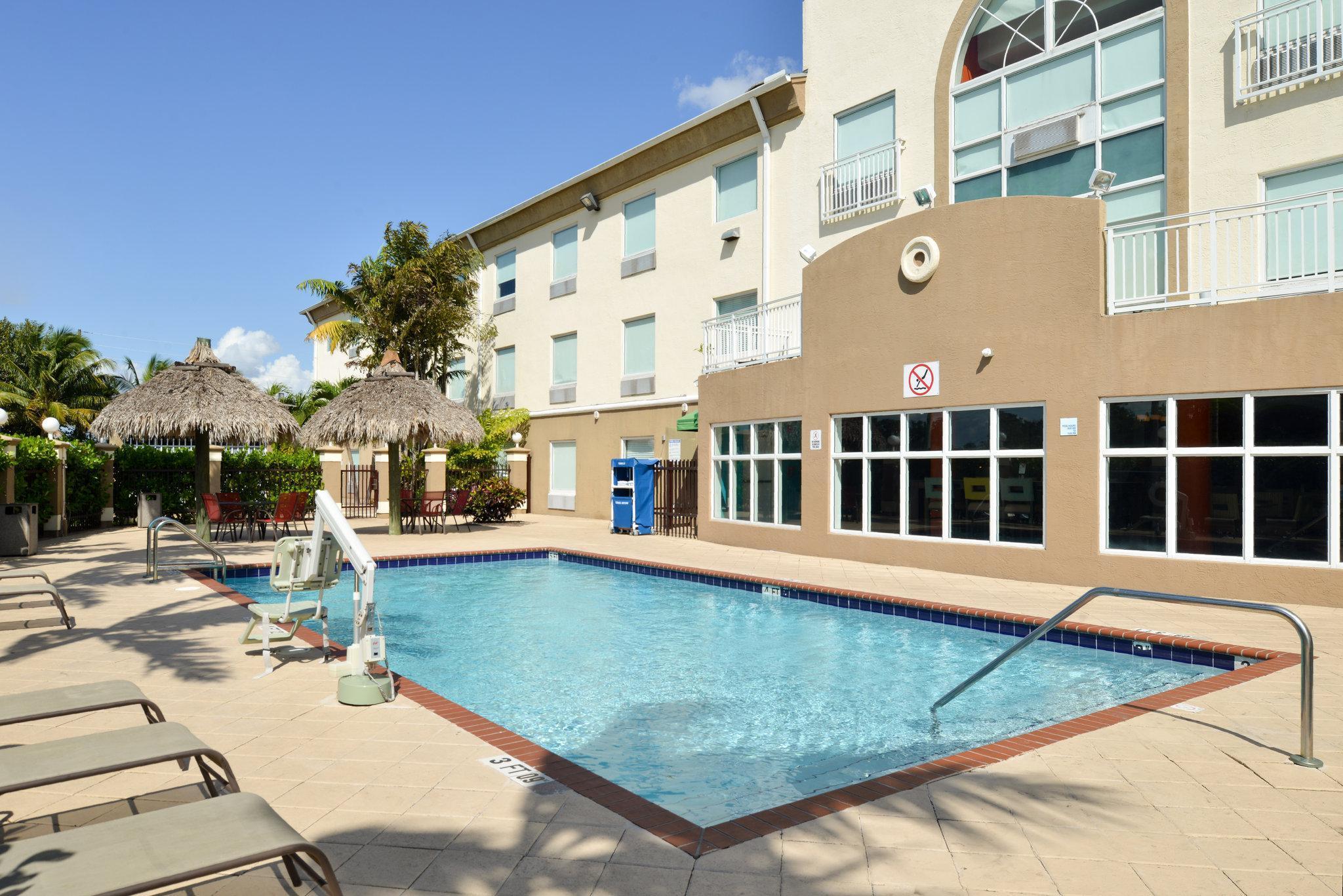 Holiday Inn Express & Suites Florida City-Gateway To Keys By Ihg Eksteriør bilde